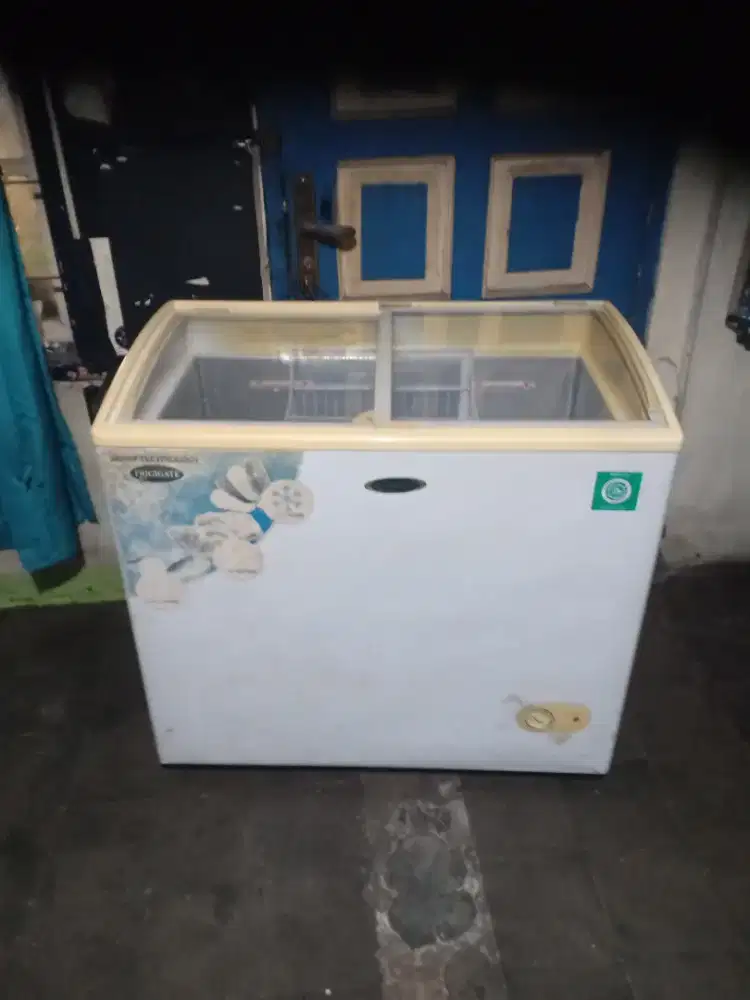 Jual frizer sleding Merk frigate mesin ori dingin beku bisa di antar