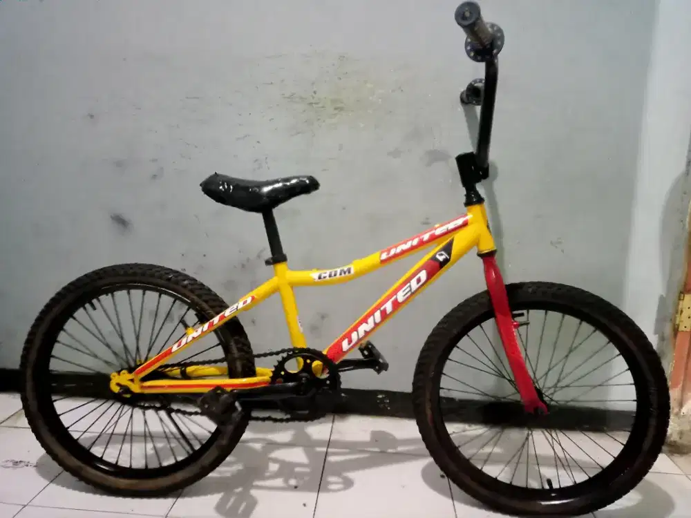Dijual sepeda BMX merk UNITED ring 20 kondisi bagus keker rem torpedo