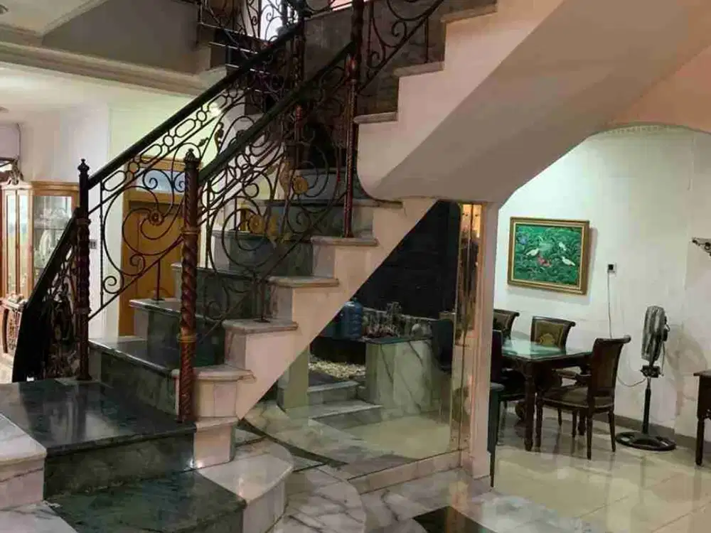 Dijual Rumah Besar Mewah Grand Galaxy City