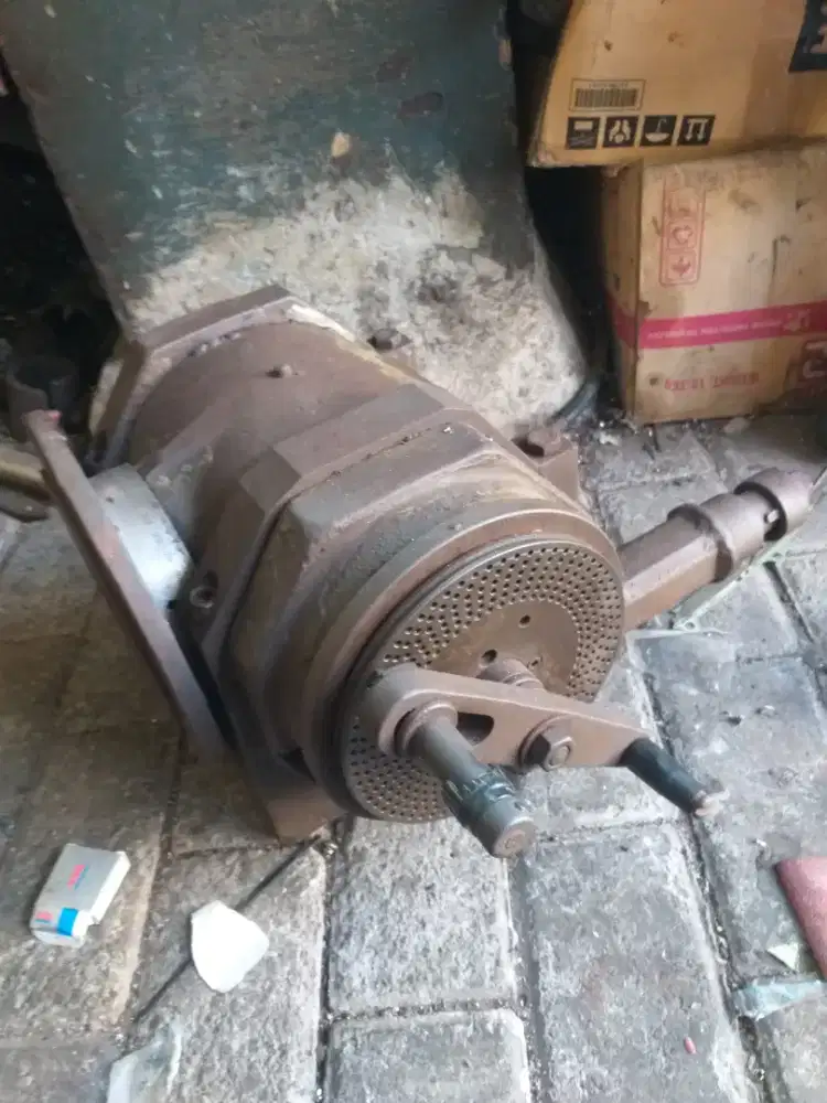 Dividing head universal, nego