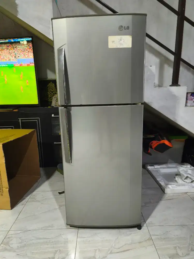 Kulkas LG 2 pintu second berkualitas