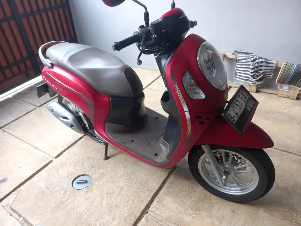 Honda scoopy 2023 merah doff