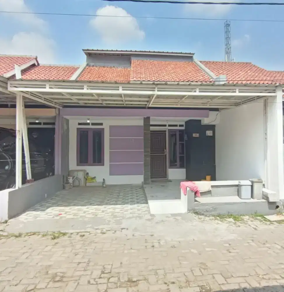 Di jual rumah 1,5 lantai dalam cluster di jl Ratna