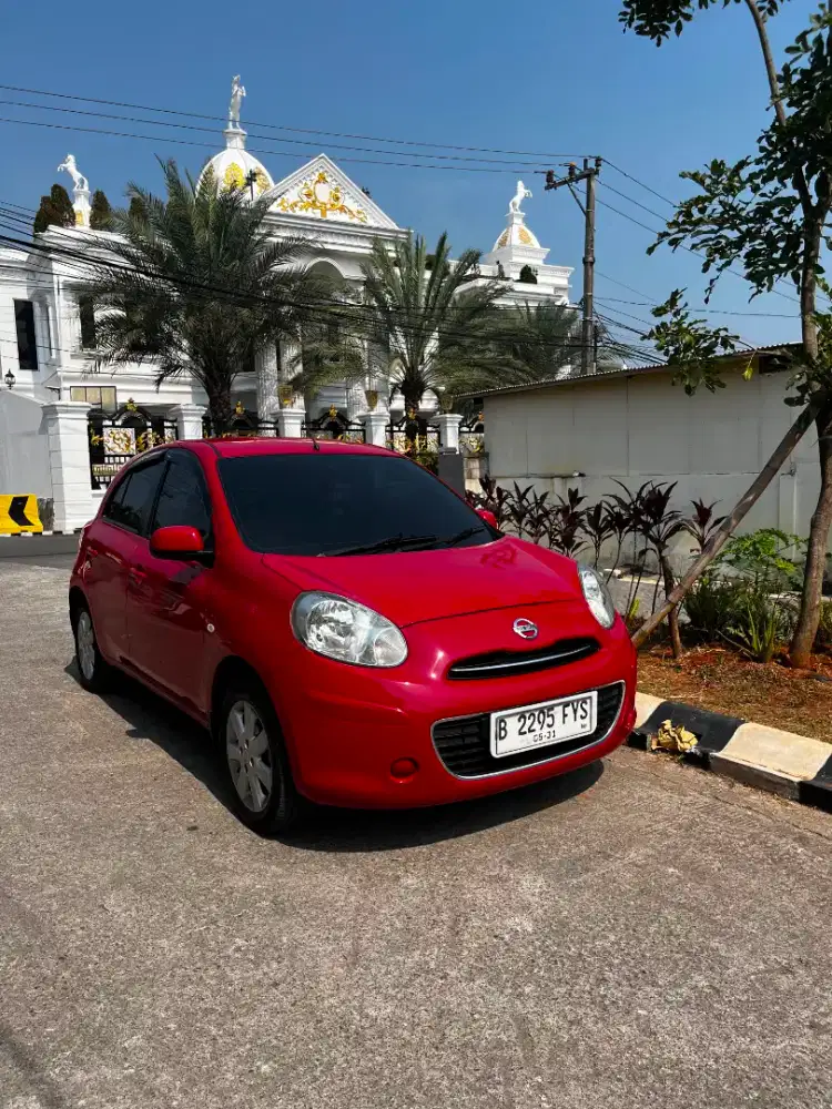 Nissan march XS