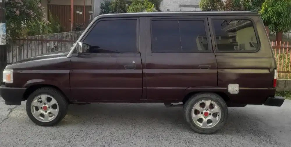 Toyota Kijang Super