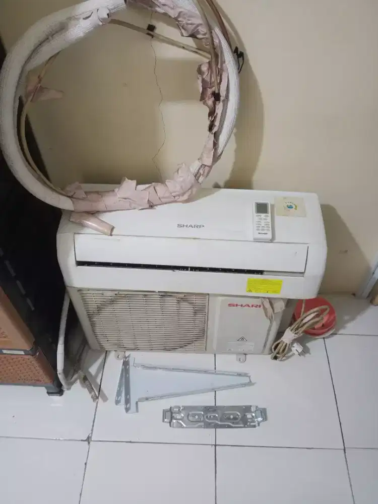 AC Sharp 1/2 pk tinggal pasang aja no minus