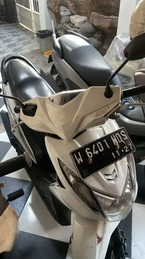 BEAT FI PUTIH INJECT PLAT W SDA