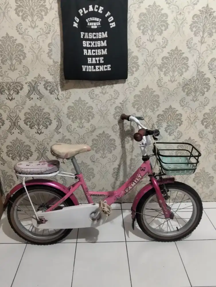 Sepeda anak ukuran 16 untuk umur 5-7 tahun