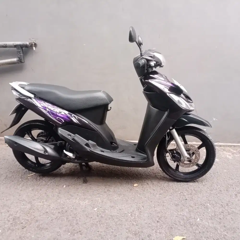 Mio 2010 warna hitam