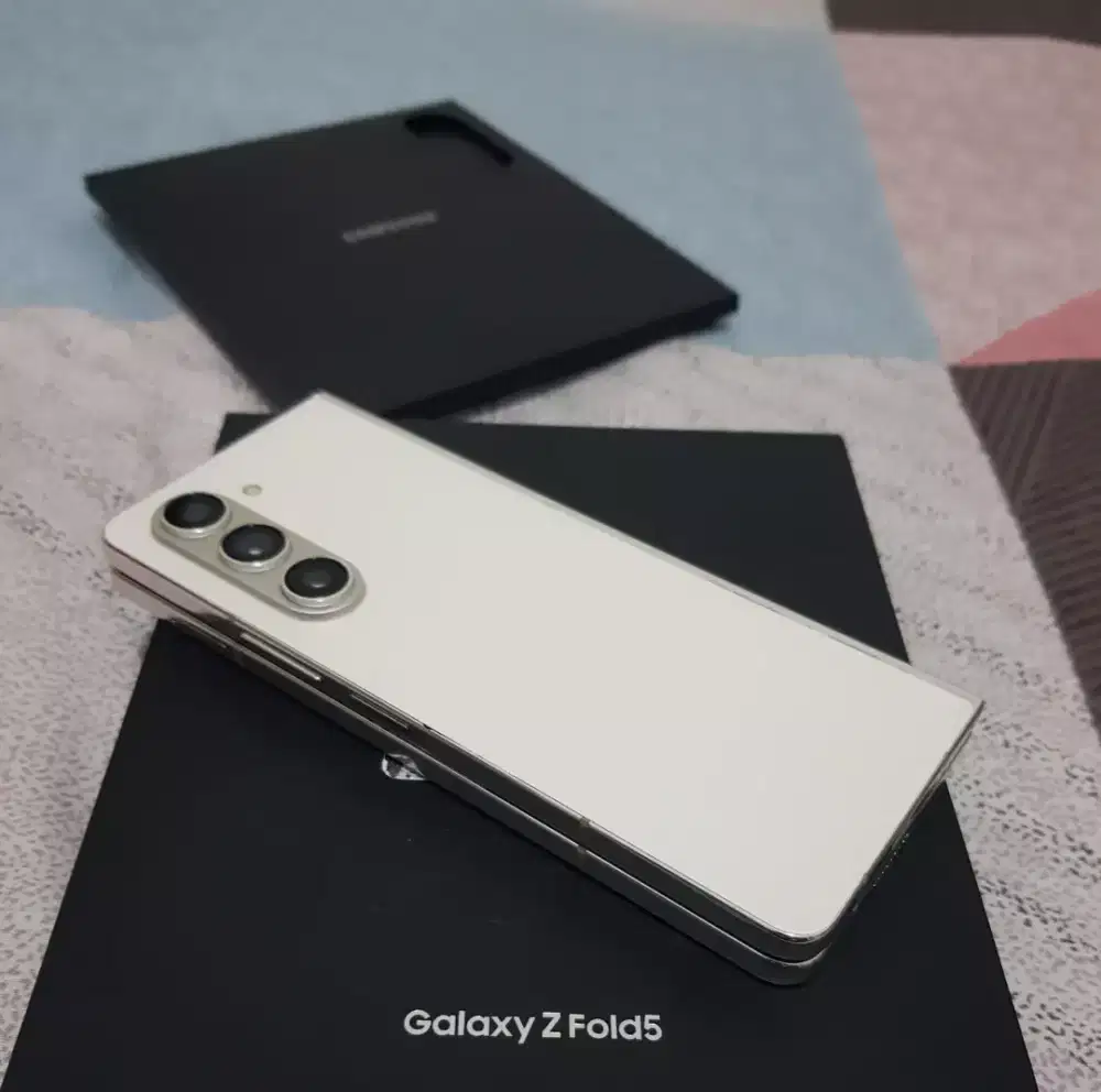 Samsung Z Fold 5 12/512GB Resmi, bs tt