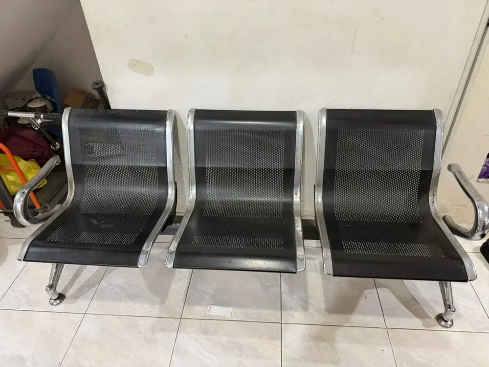 Kursi Tunggu Bekas 3 Dudukan Besi Plat Kursi Kantoran Rumah Sakit