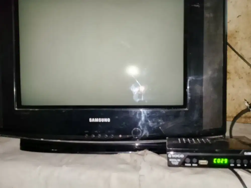 TV 21 slim + STB