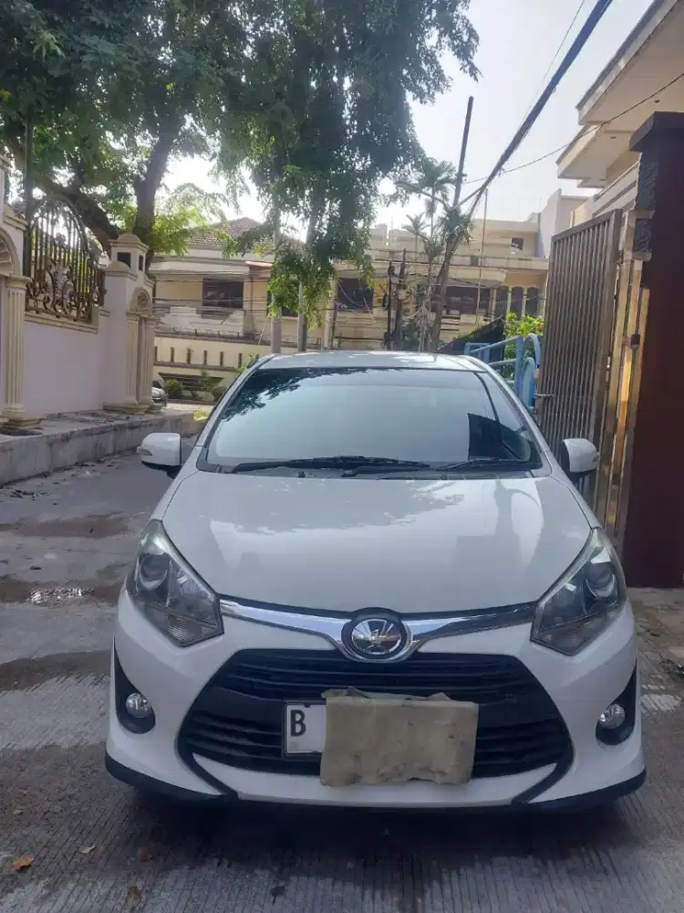 Agya 1.2 TRD putih AT matic