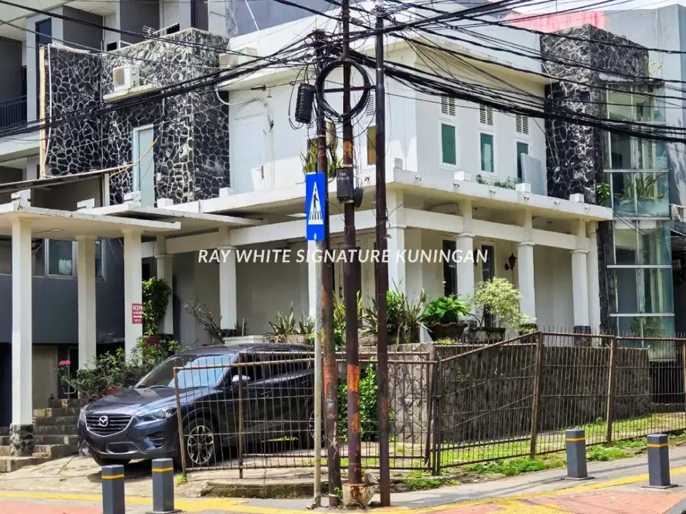 Rumah Hook Lokasi Prime di Tebet Barat Raya Cocok untuk Kantor, Usaha & Hunian