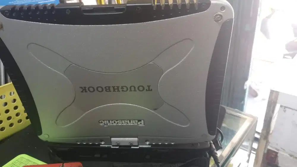 Laptop antik unik