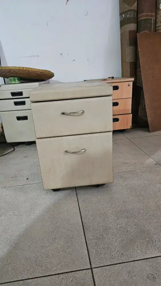 Laci nakas kantor