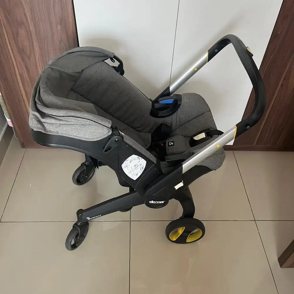 Preloved Doona carseat stroller