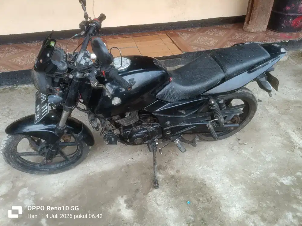 Bajaj Pulsar p220