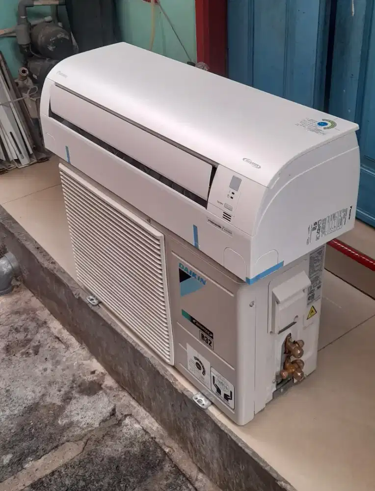 Jual ac inverter daikin thailand 1/2 pk R32 belum lama pakek mulus ori