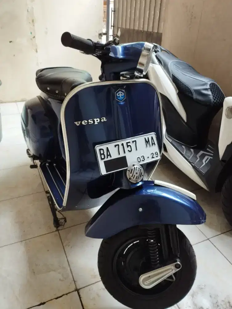 Vespa sprint veloce 1970 mesin 2 tak. Klasik jadul tua lama classic