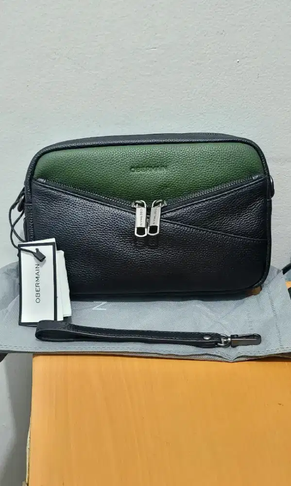Obermain Tas Pria JERIC CLUTCH-L Black
OBC1111BK