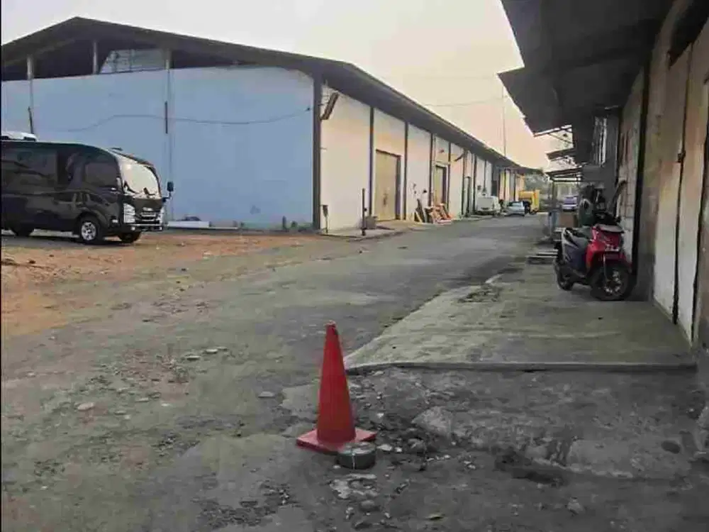 disewakan Gudang dan Lahan diCakung, 1km dr exit Toll Cakung, atas alumunium foil