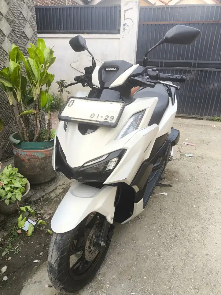 Vario 160 abs putih