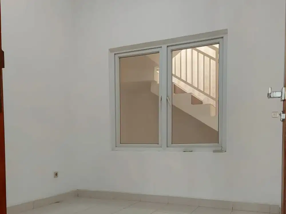 Dijual rumah siap huni di Citra Grand