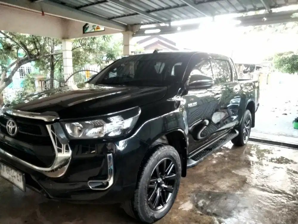 Toyota Hilux 4x4 MT