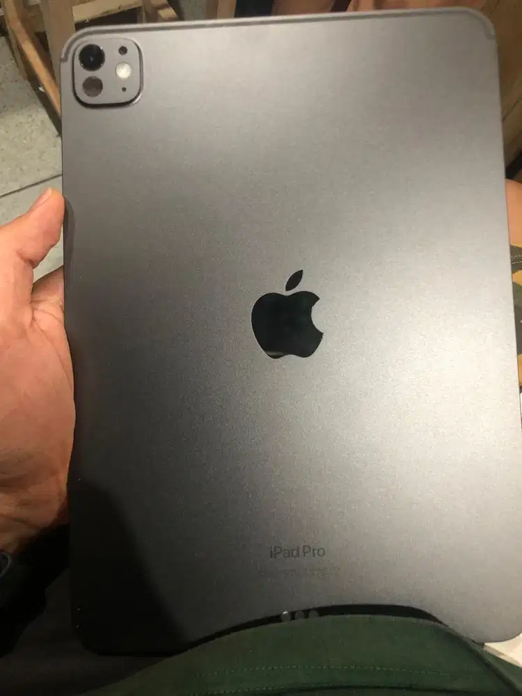 IPAD PRO M4 11 INCH 256 GB MULUS TIDAK ADA DENT