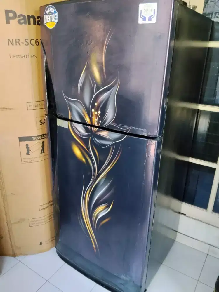 Jual kulkas jumbo 2 Pintu merek Sharp