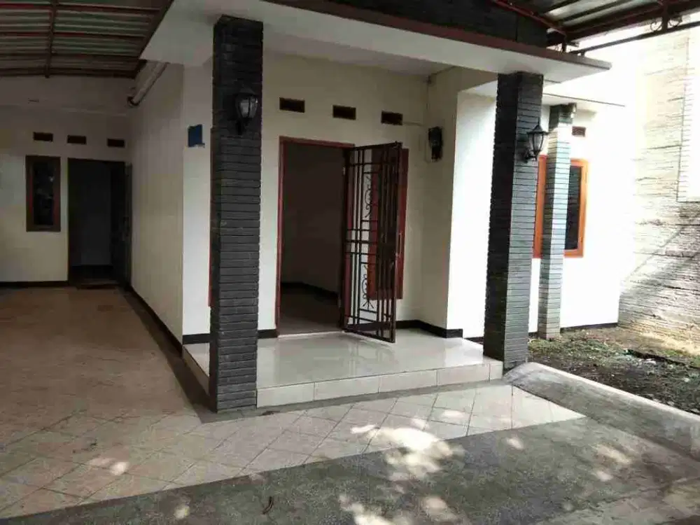 Rumah Sewa Strategis  Cijagra Suryalaya Bubat 2 lantai terawat strategis Bkr Griya soetta