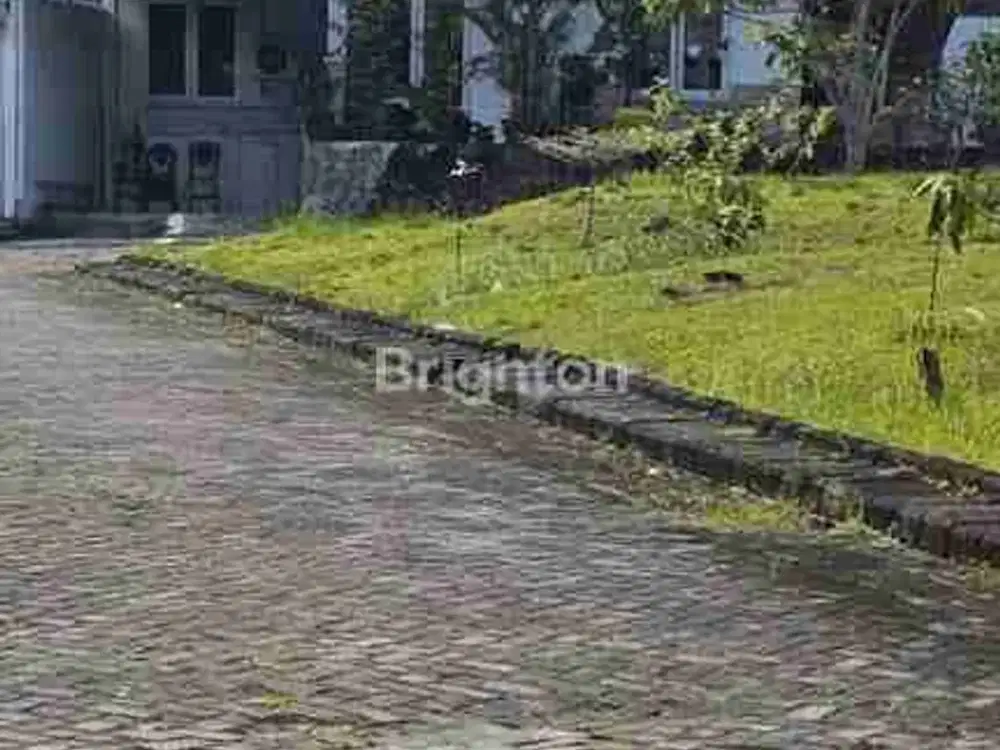 DIJUAL RUMAH DENGAN POSISI HOOK LOKASI TENGAH KOTA DALAM PERUMAHAN SEPINGGAN PRATAMA AMAN NYAMAN HARGA NEGO
