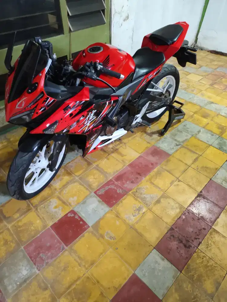 Jual motor Honda cbr 150r