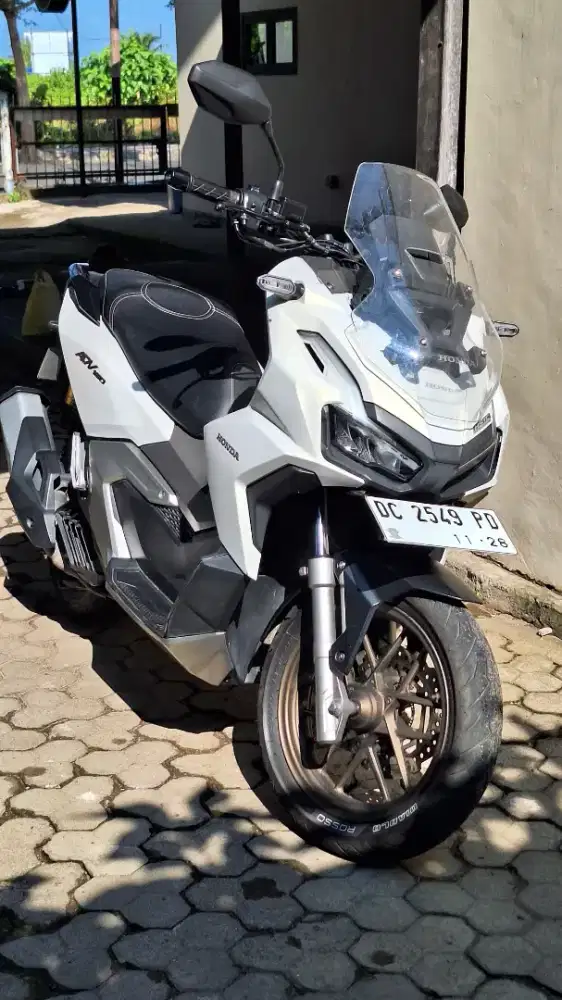 Dijual Honda ADV 160 ABS Putih