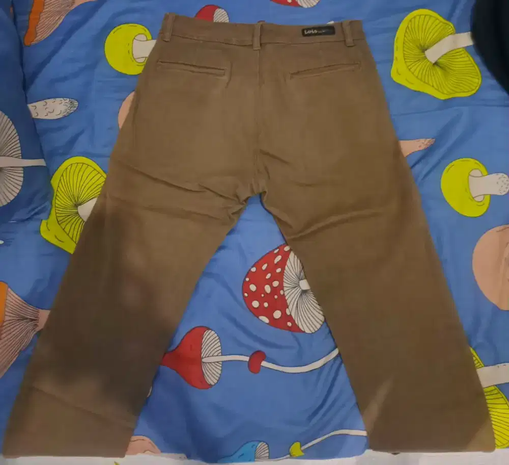 2 Celana panjang chino lois size 33