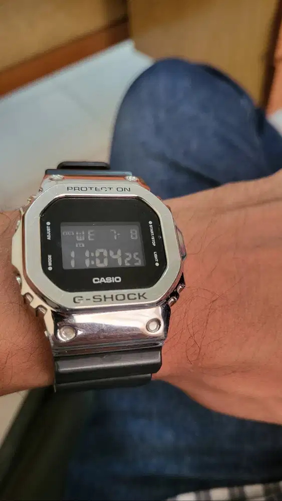 G shock GM5600 perak