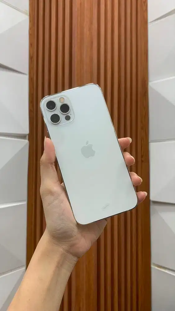 Second iphone 11 pro,128gb,putih,garansi resmi bh 100%