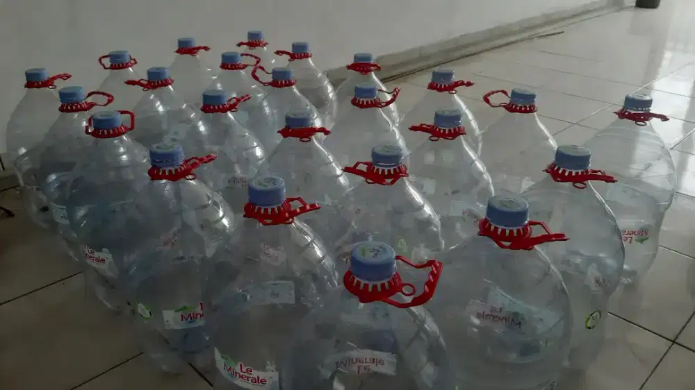 Galon Botol Kosong Bekas Le Mineral Minerale Bagus Utuh Dan Lengkap