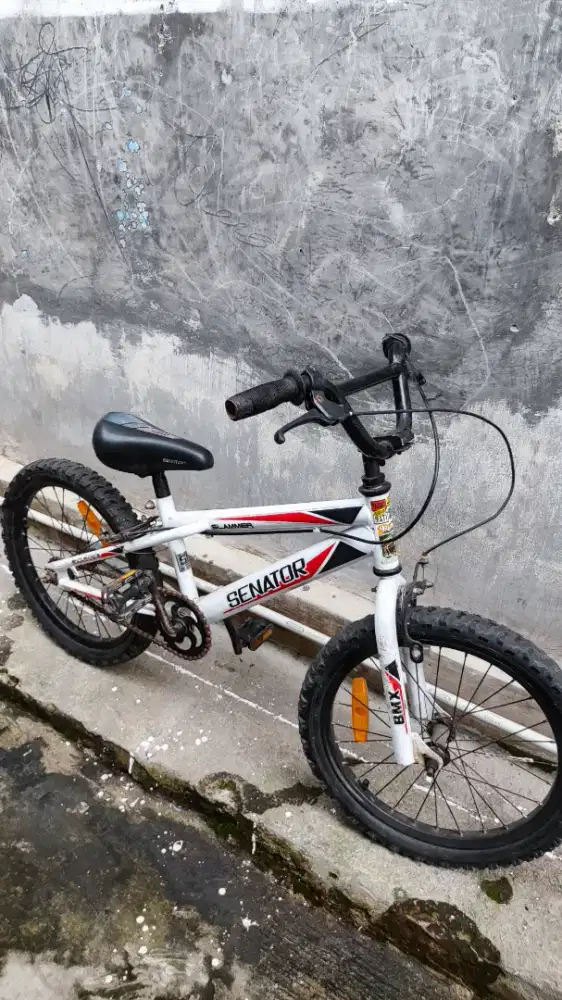 Sepeda BMX Senator