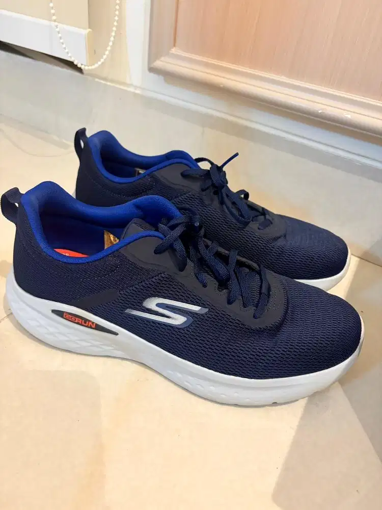 Sepatu lari cowok