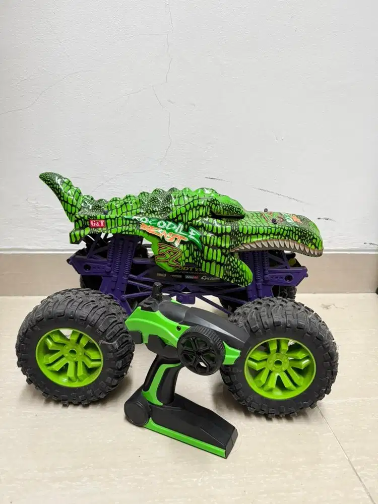 PRELOVED MONSTER TRUCK REMOTE CONTROL!!!