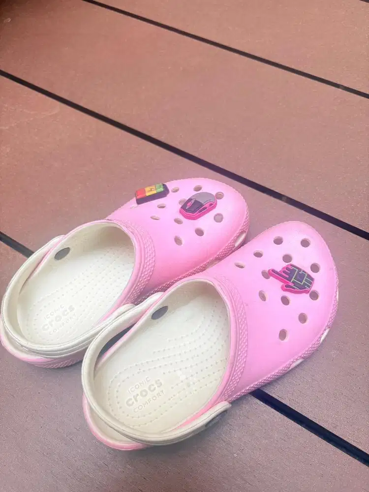 Sandal crocs anak