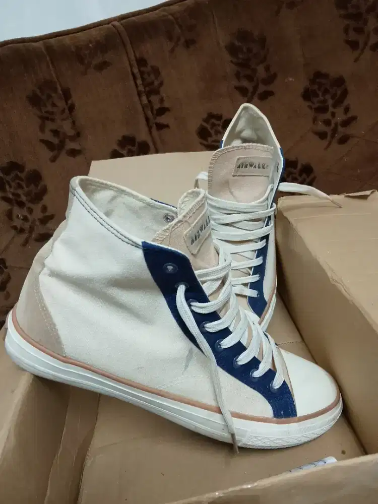 Sepatu sneakers airwalk cakep masih mulus