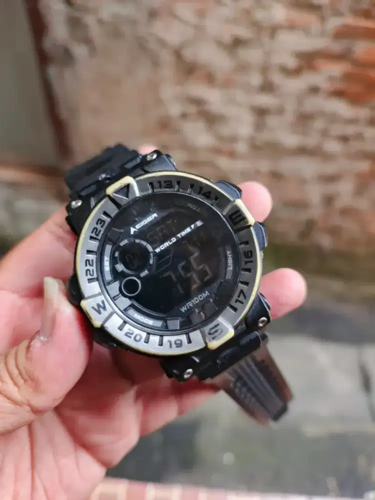 Jual jam tangan eiger Lescaux