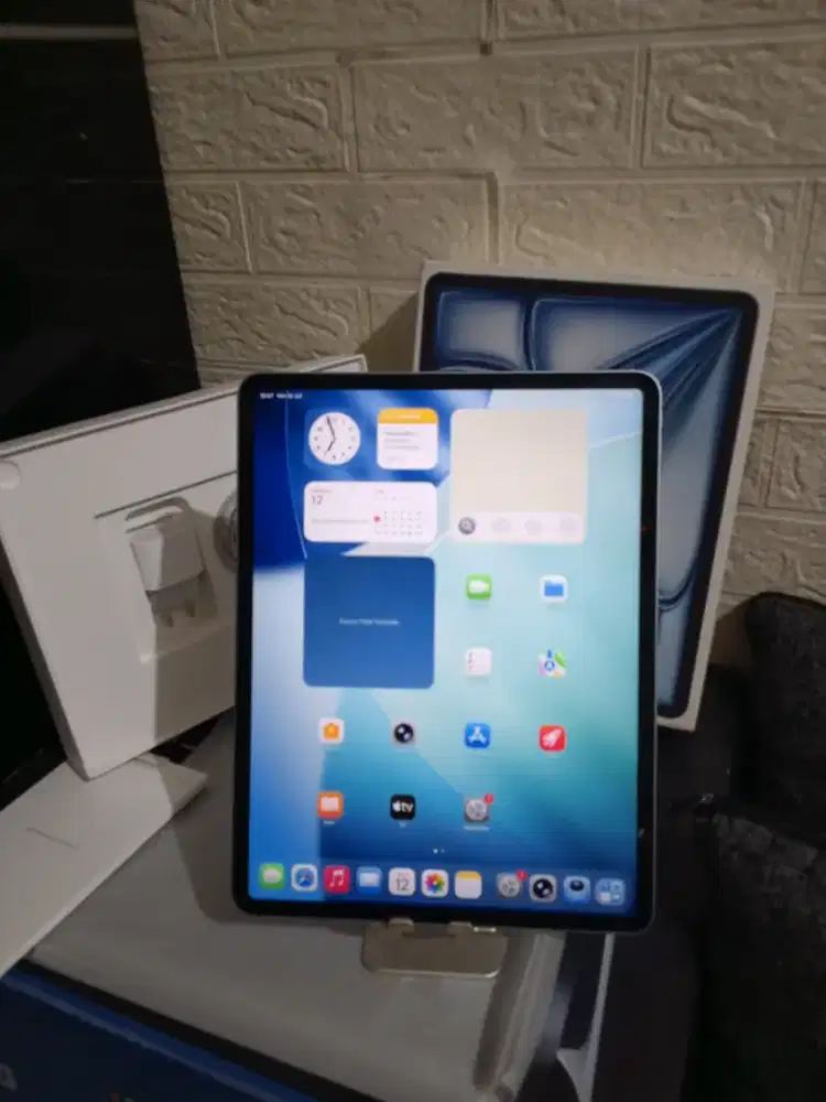 IPAD AIR 13 INC ( M3 ) 256GB WIFI BLUE IBOX LENGKAP ORIGINAL NO MINUS