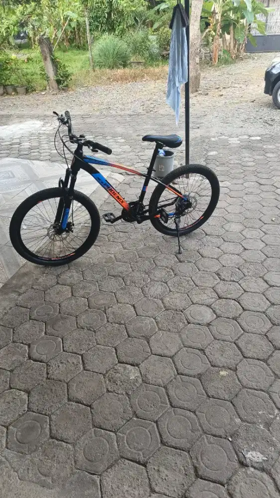 Sepeda ponix ukuran sedang