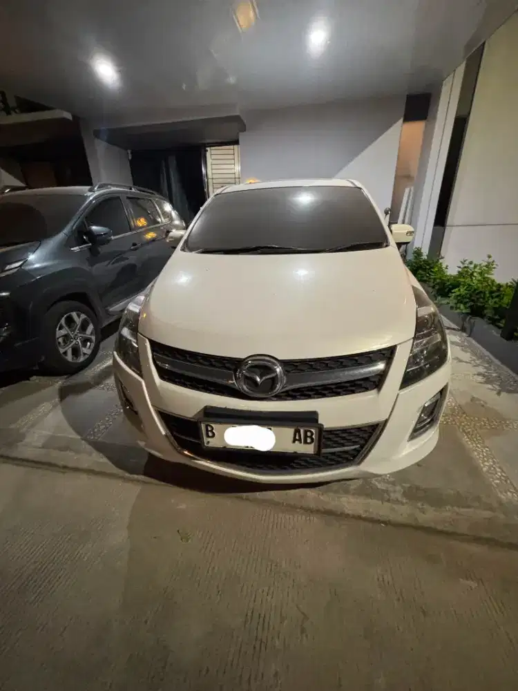 For sales mazda 8 2011  AT