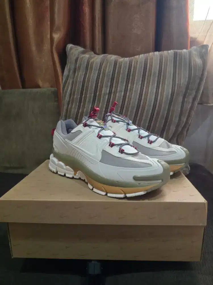 Nike Zoom Vomero Roam FOG
