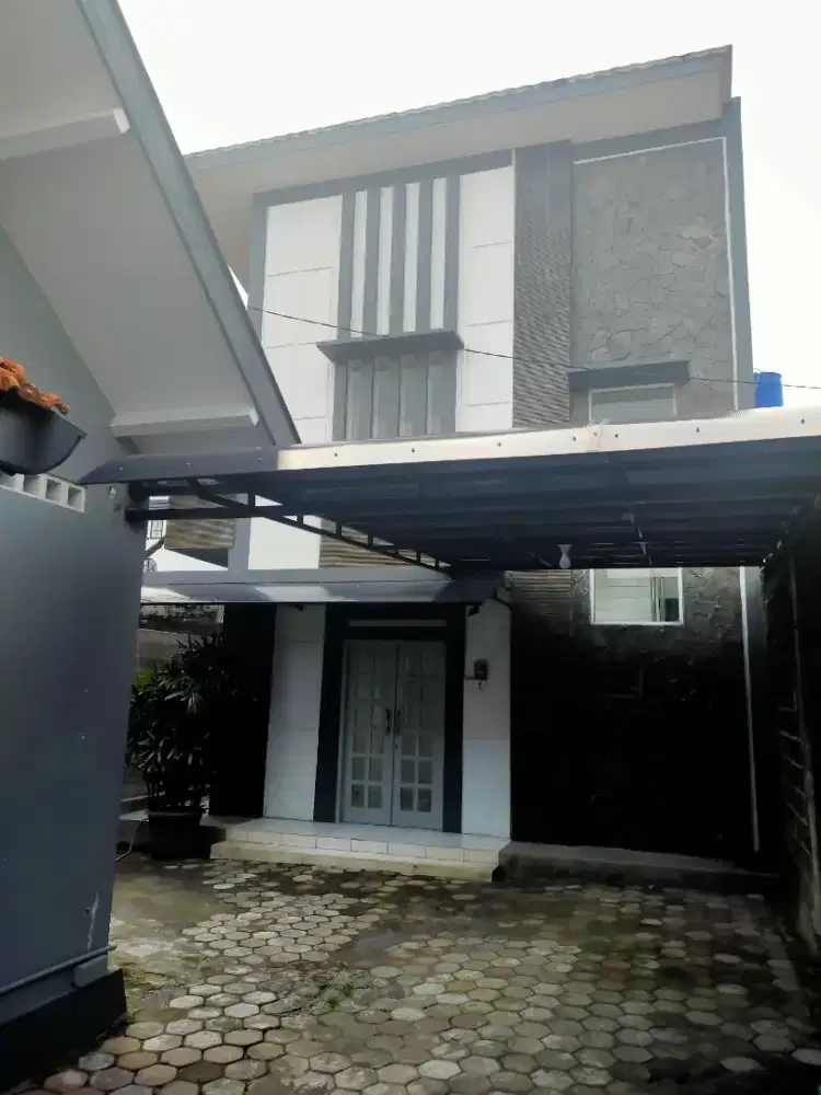 Dikontrakkan / Disewakan Rumah 2 Lantai Minimalis di Utara Stadion PSS